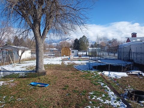 Tiny photo for 154 N 300 W, Smithfield, UT 84335 (MLS # 2126598)
