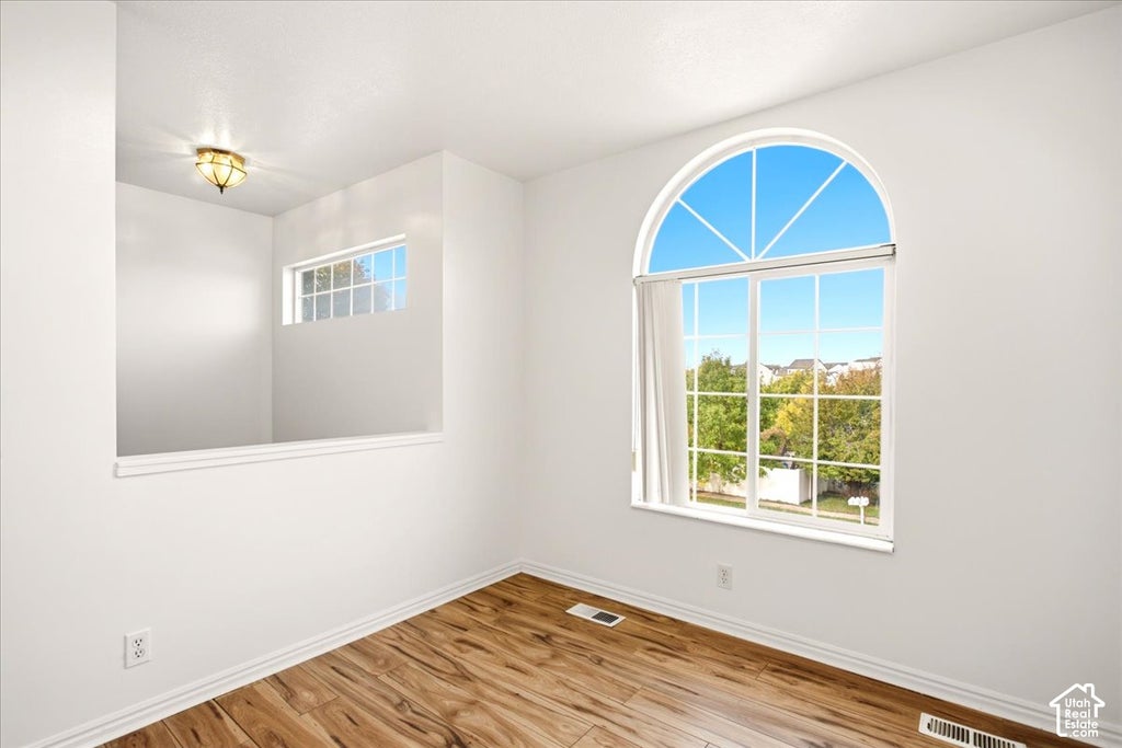 Photo of 1464 N TARTAN WAY E, Layton, UT 84041 (MLS # 2192485)
