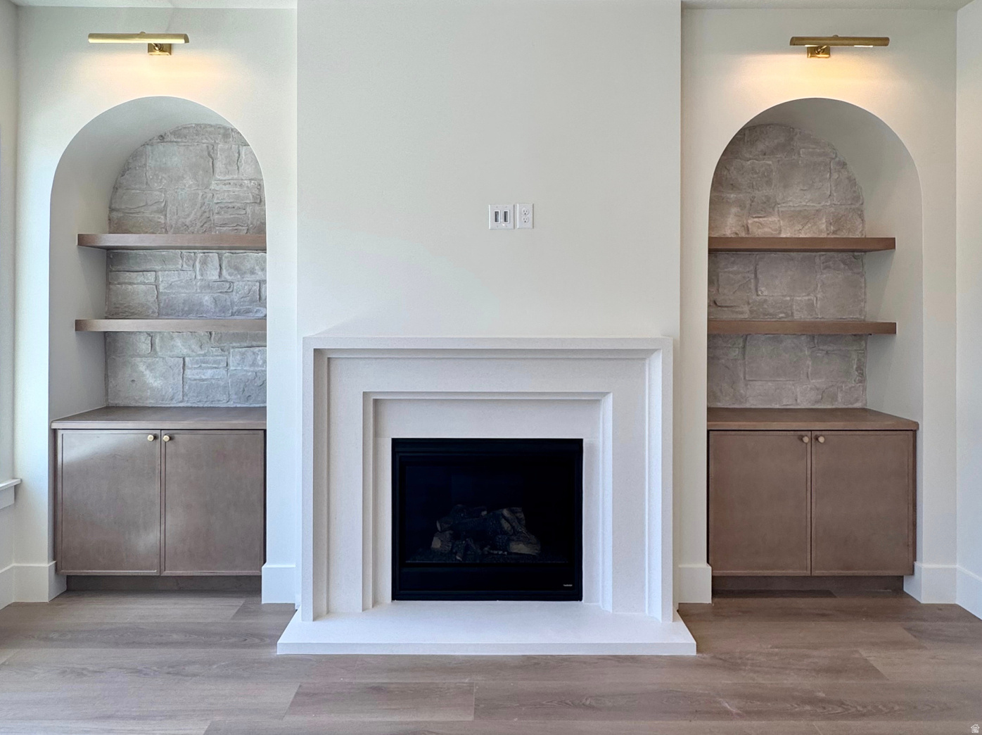 MILLCREEK COTTAGES LOT 1 - Residential