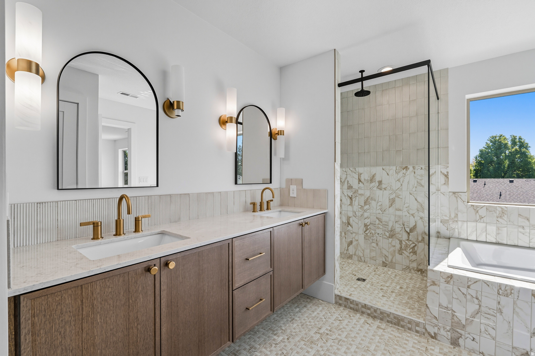 MILLCREEK COTTAGES LOT 1 - Residential