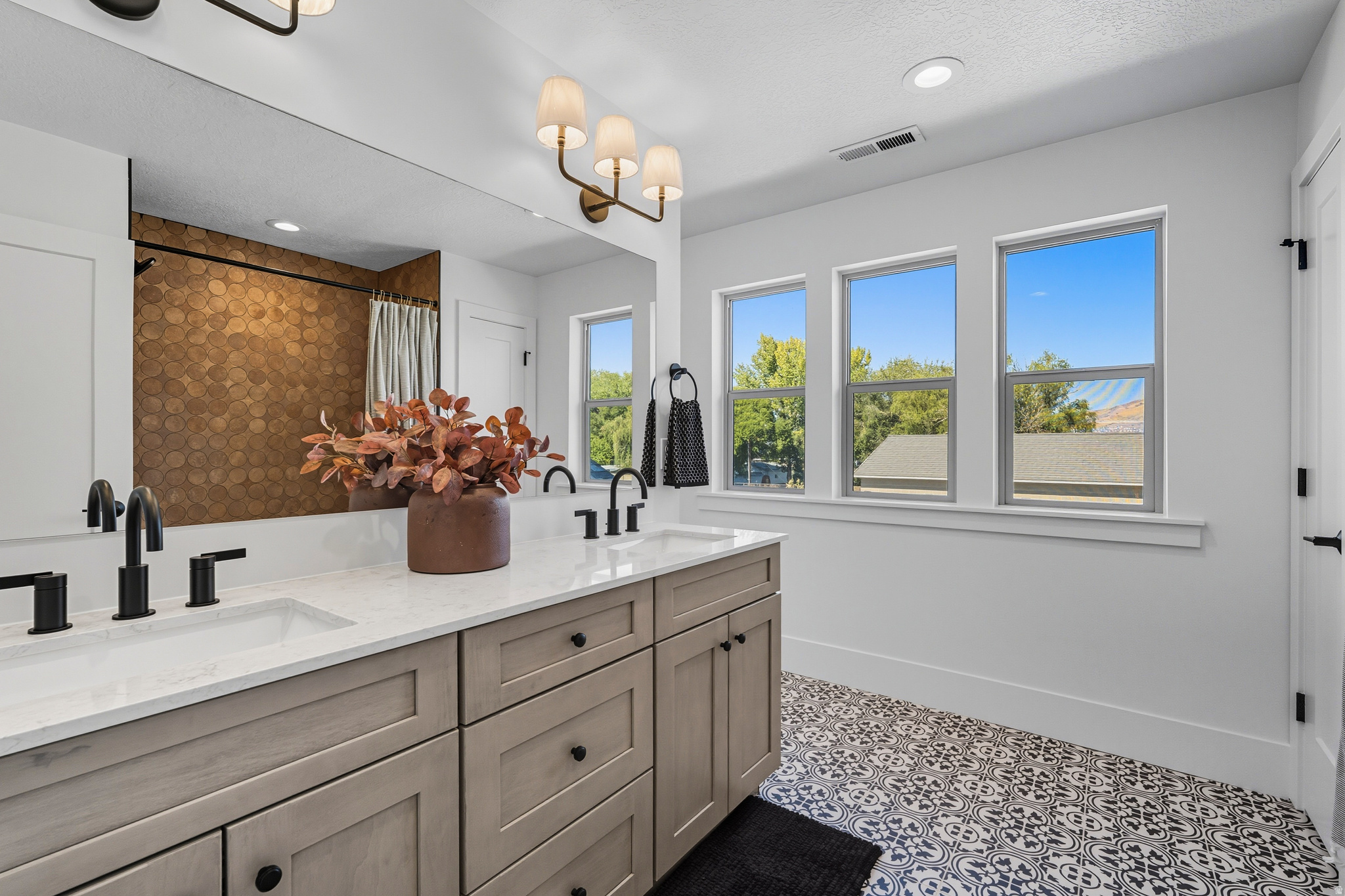 MILLCREEK COTTAGES LOT 1 - Residential