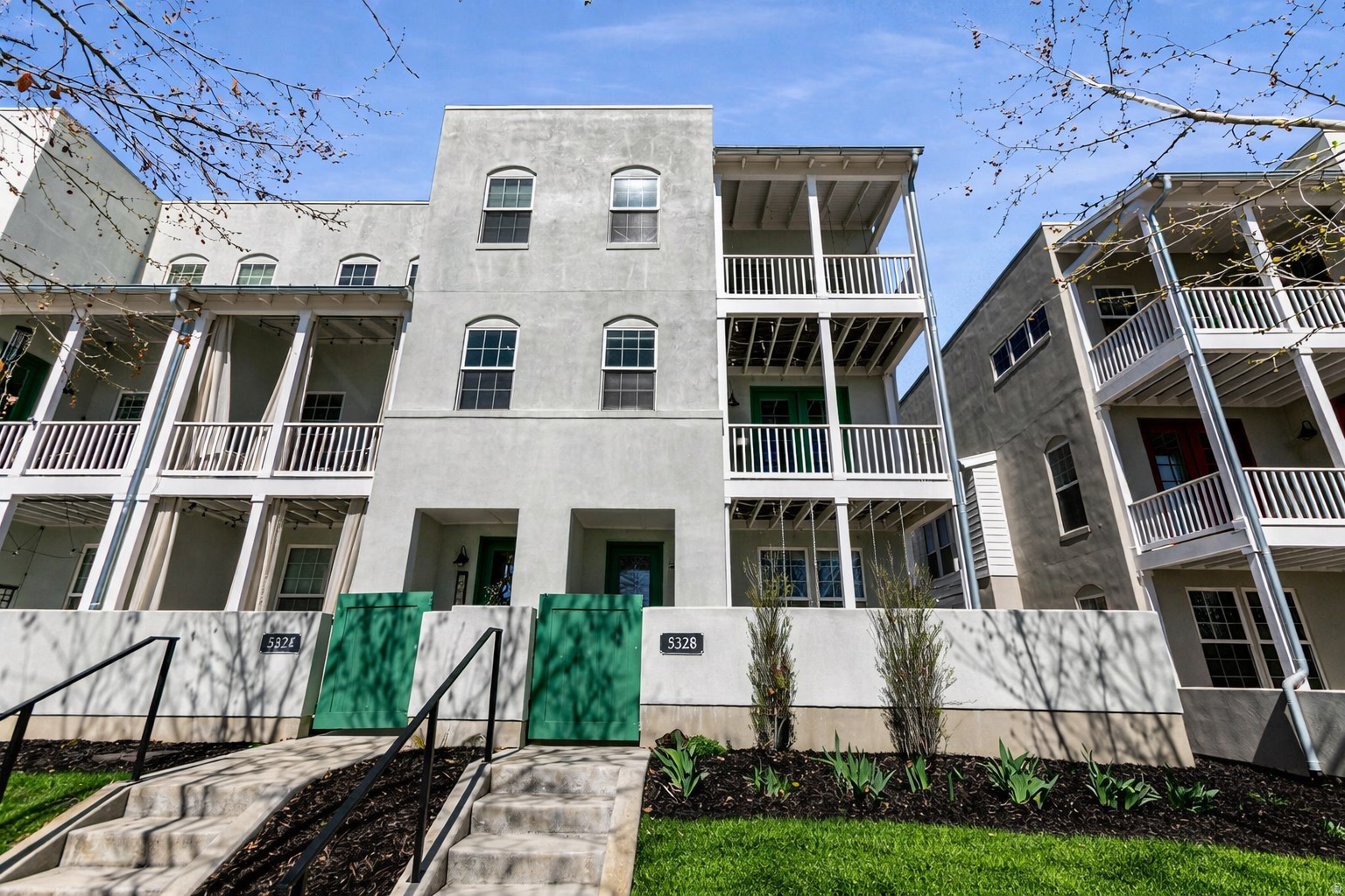 DAYBREAK - Residential