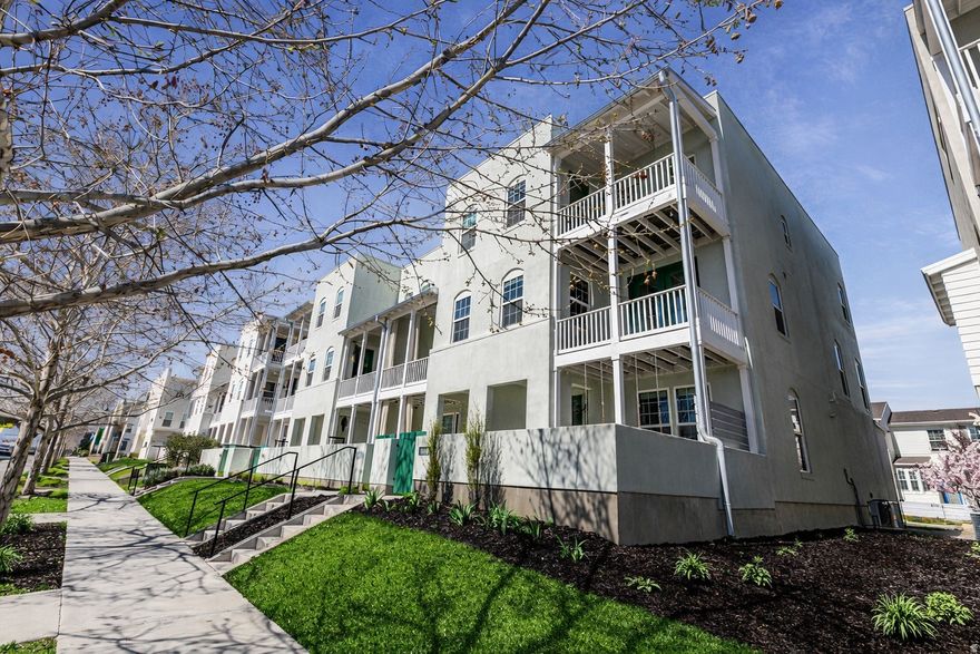 Modern, move-in townhome featuring 4 bedrooms, 3.5 bathrooms, and an attached 2-car garage. Thoughtfully designed with an open layout, large windows, and abundant natural light. The main living area includes a rock fireplace and custom built-ins, flowing into a spacious kitchen with a butler's pantry. Flexible lower-level suite works well as a guest space or office. Low-maintenance living with contemporary finishes throughout. Community amenities, trails/parks/lake, GYM, Outdoor courts, proximity to groceries/dining.