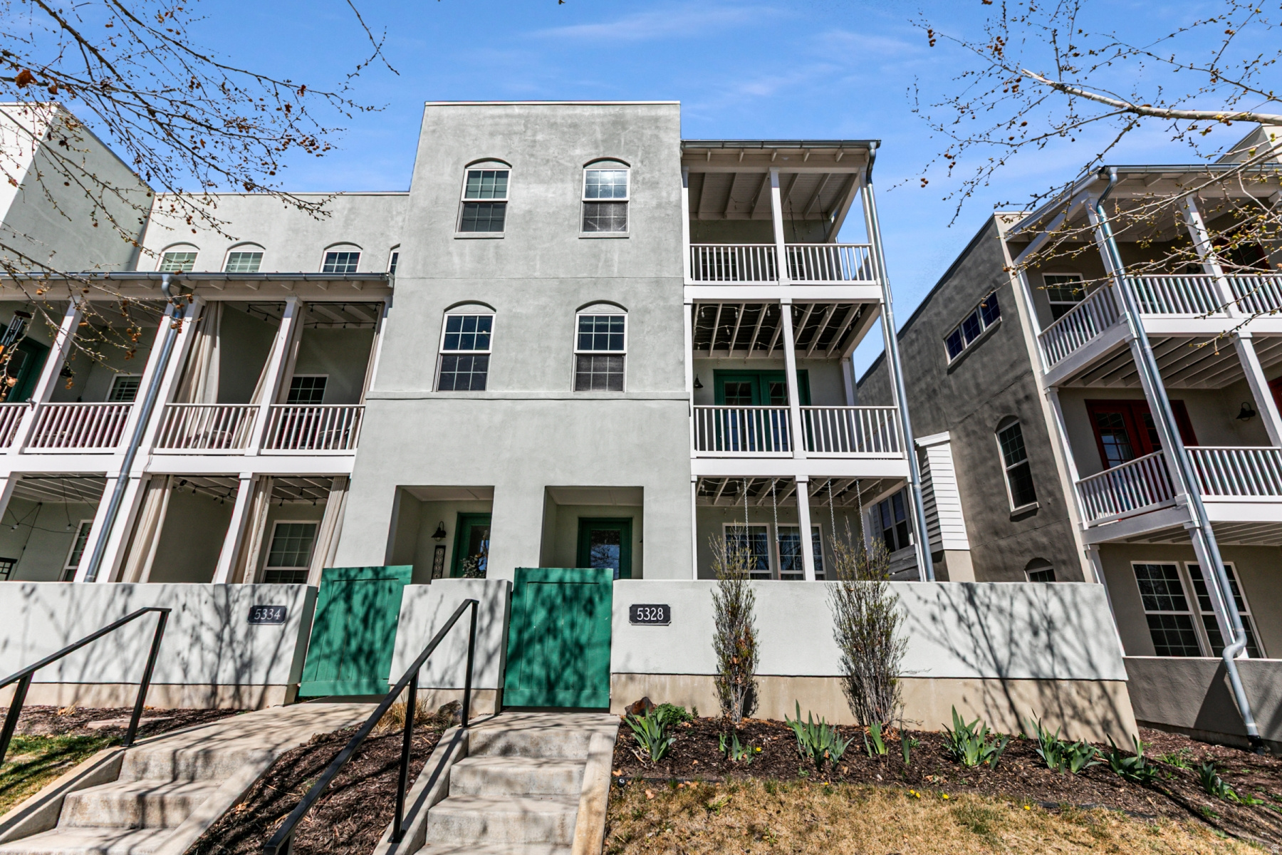 DAYBREAK - Residential