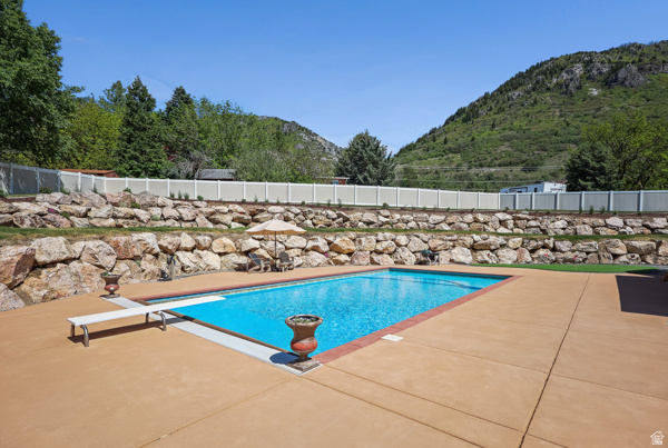 WOODFIELDS CANYON COVE - Residential
