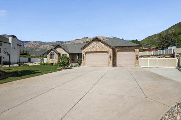 WOODFIELDS CANYON COVE - Residential