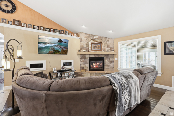 WOODFIELDS CANYON COVE - Residential