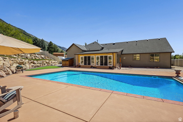 WOODFIELDS CANYON COVE - Residential