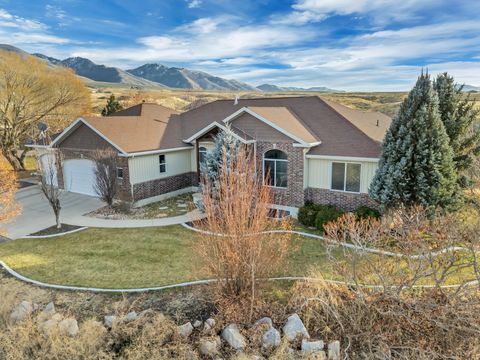 Tiny photo for 366 E 6600 S, Hyrum, UT 84319 (MLS # 2127505)