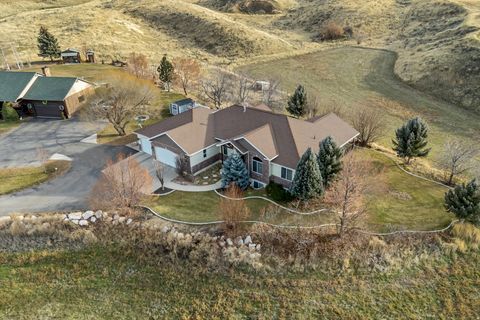 Tiny photo for 366 E 6600 S, Hyrum, UT 84319 (MLS # 2127505)