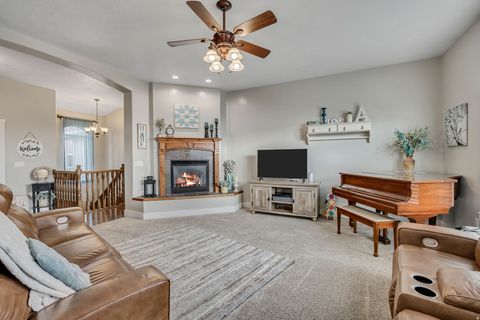 Tiny photo for 366 E 6600 S, Hyrum, UT 84319 (MLS # 2127505)