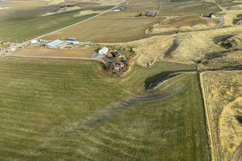 Tiny photo for 366 E 6600 S, Hyrum, UT 84319 (MLS # 2127505)