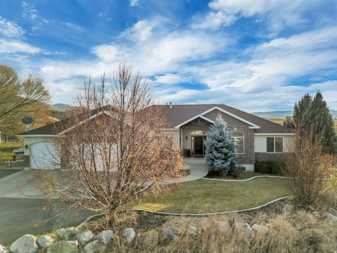 Tiny photo for 366 E 6600 S, Hyrum, UT 84319 (MLS # 2127505)