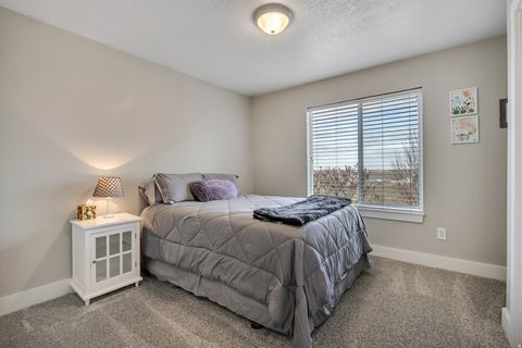 Tiny photo for 366 E 6600 S, Hyrum, UT 84319 (MLS # 2127505)