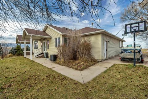 Tiny photo for 366 E 6600 S, Hyrum, UT 84319 (MLS # 2127505)