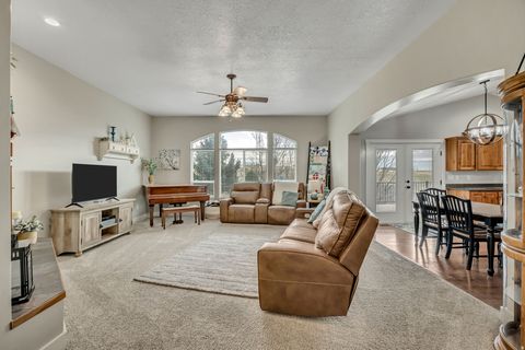 Tiny photo for 366 E 6600 S, Hyrum, UT 84319 (MLS # 2127505)