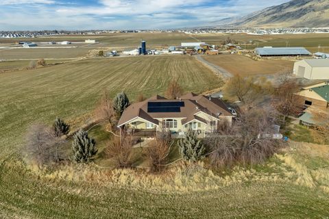 Tiny photo for 366 E 6600 S, Hyrum, UT 84319 (MLS # 2127505)