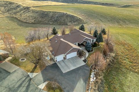 Tiny photo for 366 E 6600 S, Hyrum, UT 84319 (MLS # 2127505)