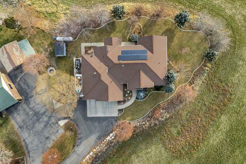 Tiny photo for 366 E 6600 S, Hyrum, UT 84319 (MLS # 2127505)
