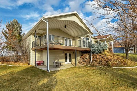 Tiny photo for 366 E 6600 S, Hyrum, UT 84319 (MLS # 2127505)