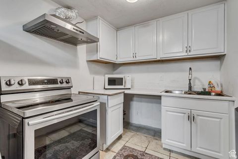 Tiny photo for 1528 E BUTTERCUP DR, Sandy, UT 84092 (MLS # 2158529)