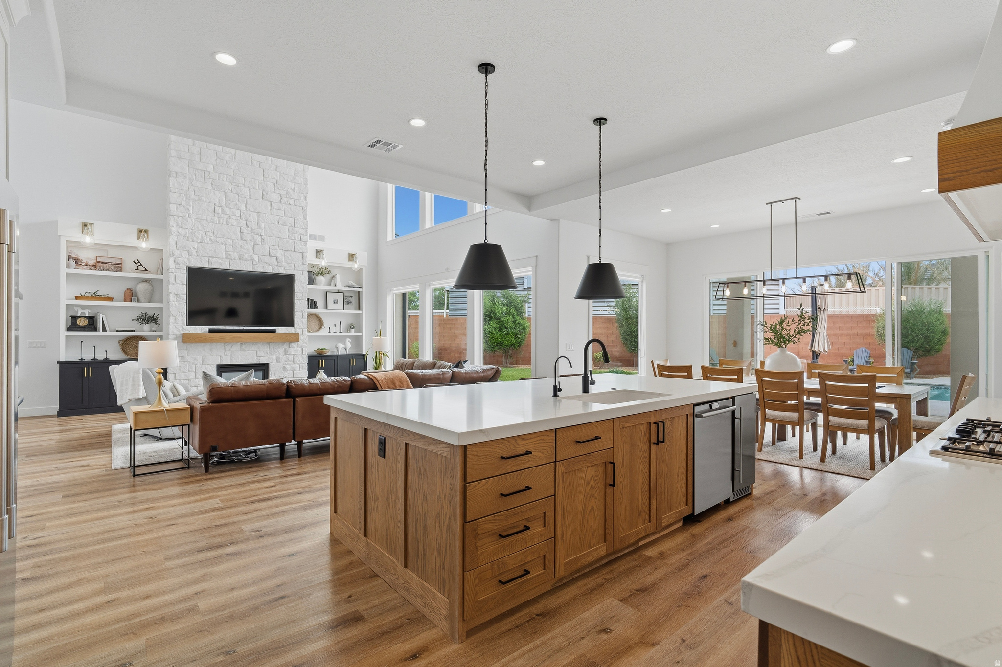 FIELDSTONE PH 5 - Residential