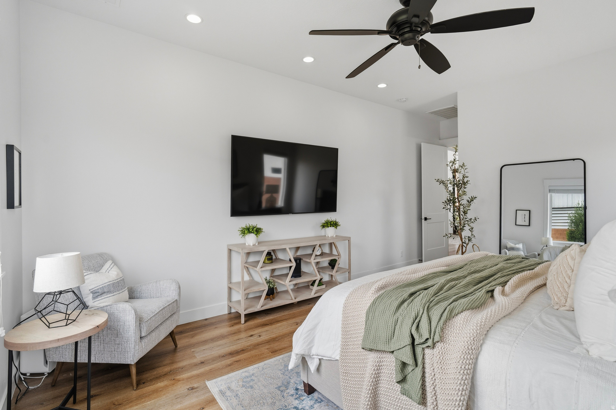 FIELDSTONE PH 5 - Residential