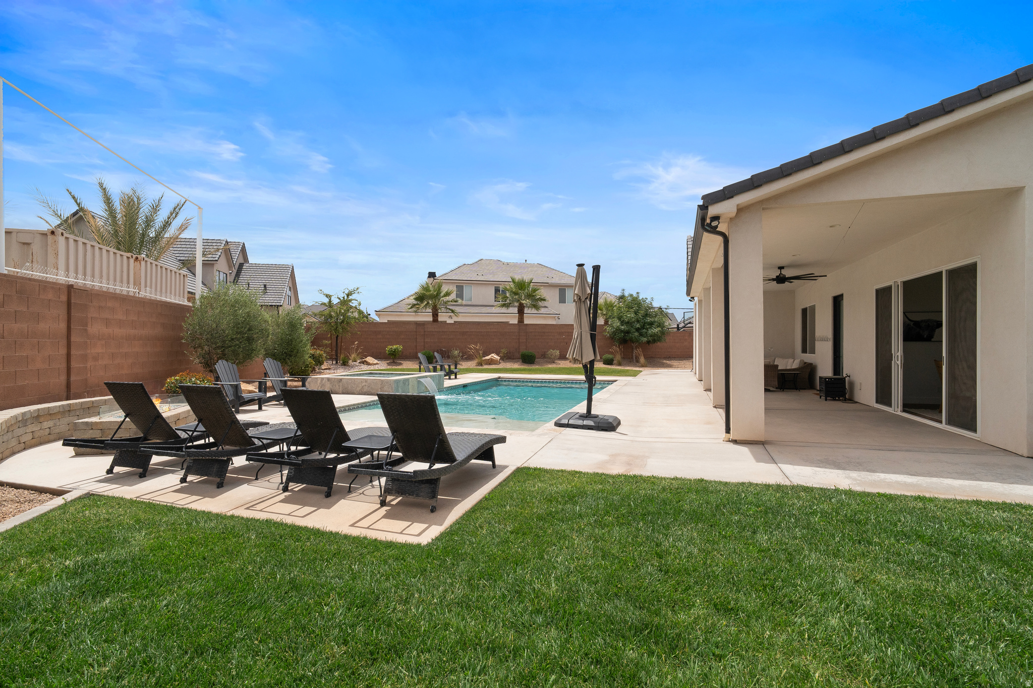 FIELDSTONE PH 5 - Residential