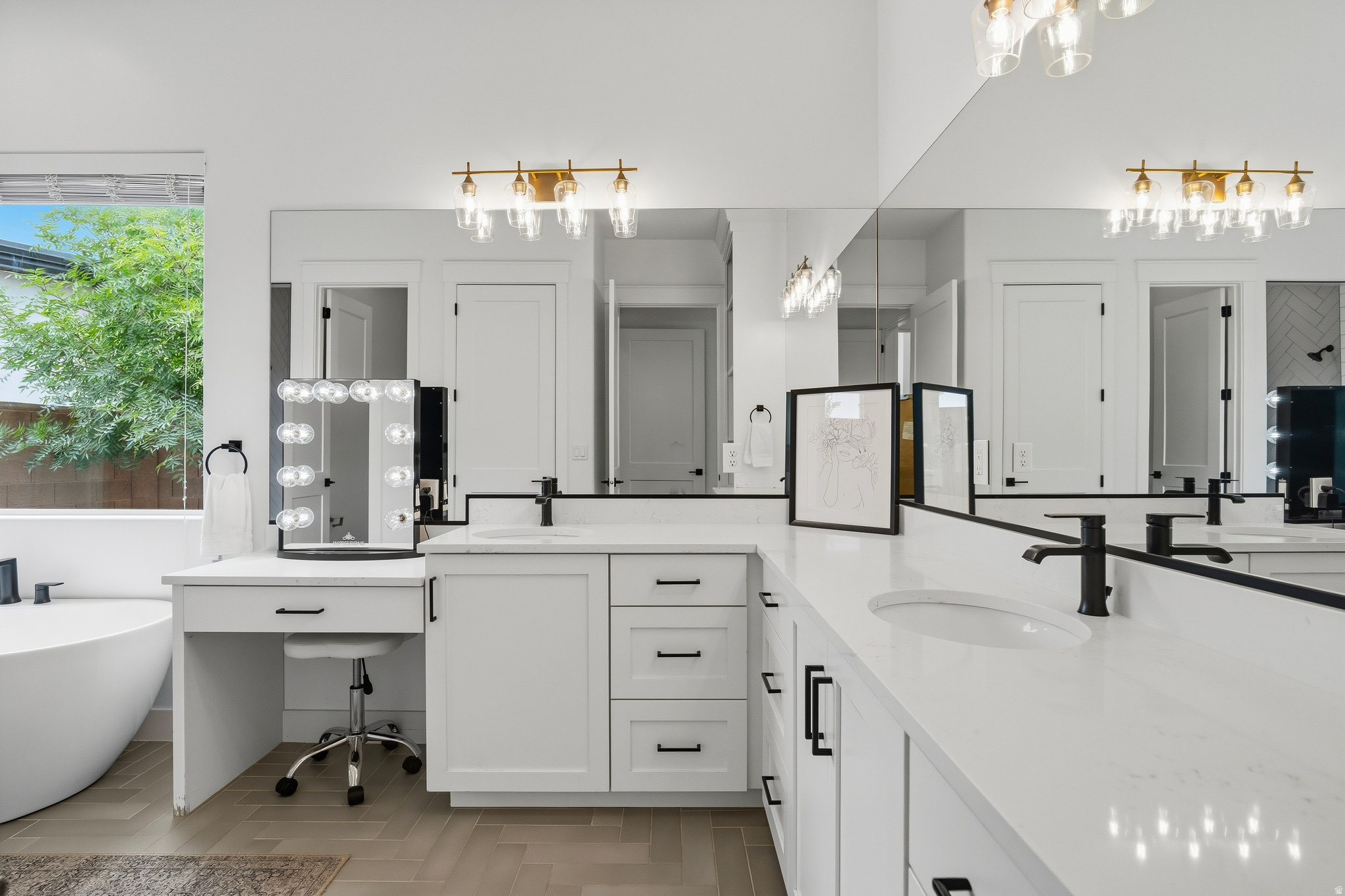 FIELDSTONE PH 5 - Residential