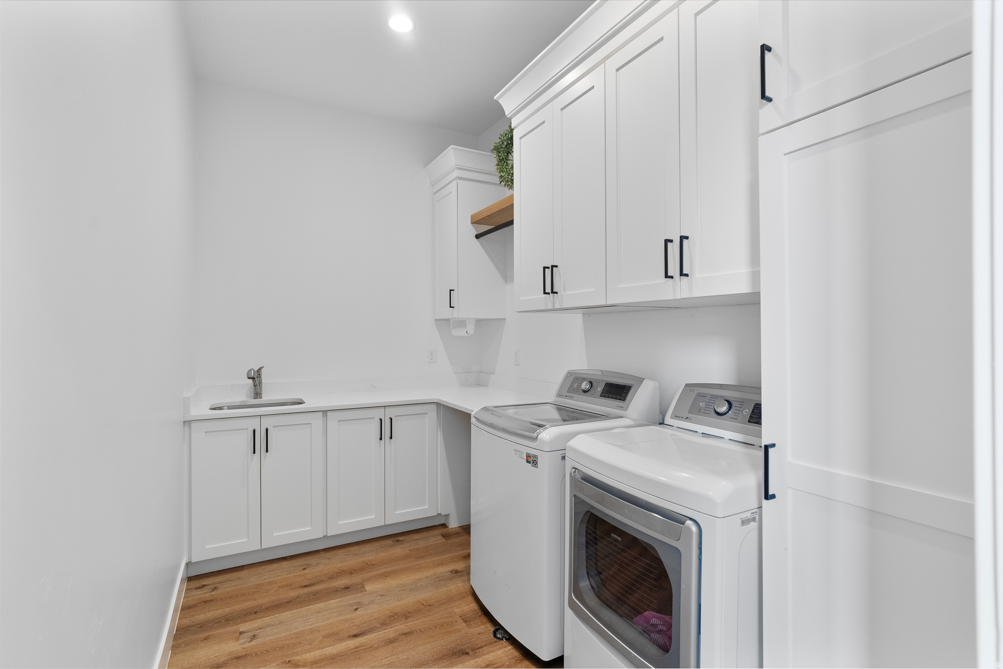 FIELDSTONE PH 5 - Residential