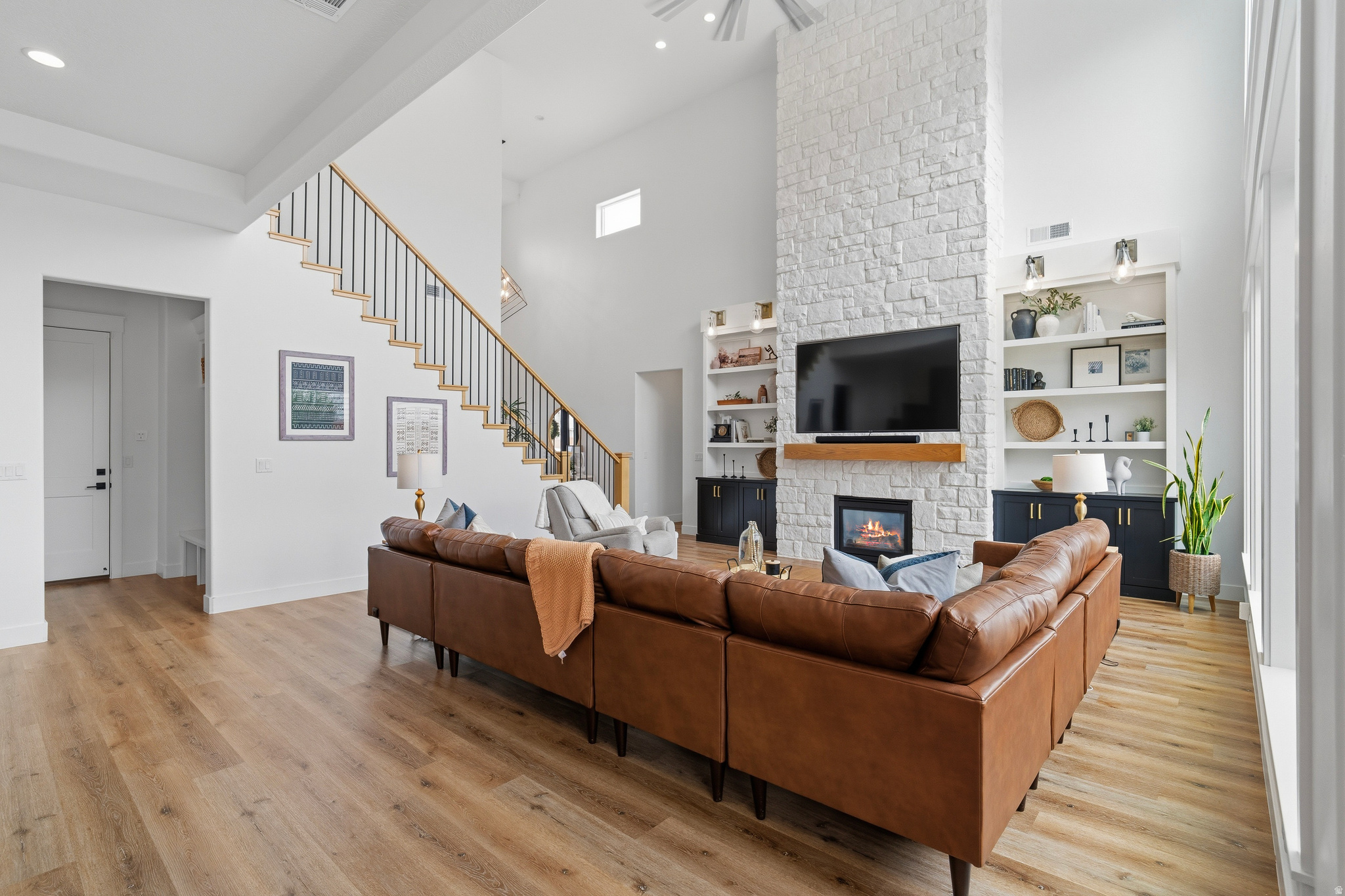 FIELDSTONE PH 5 - Residential