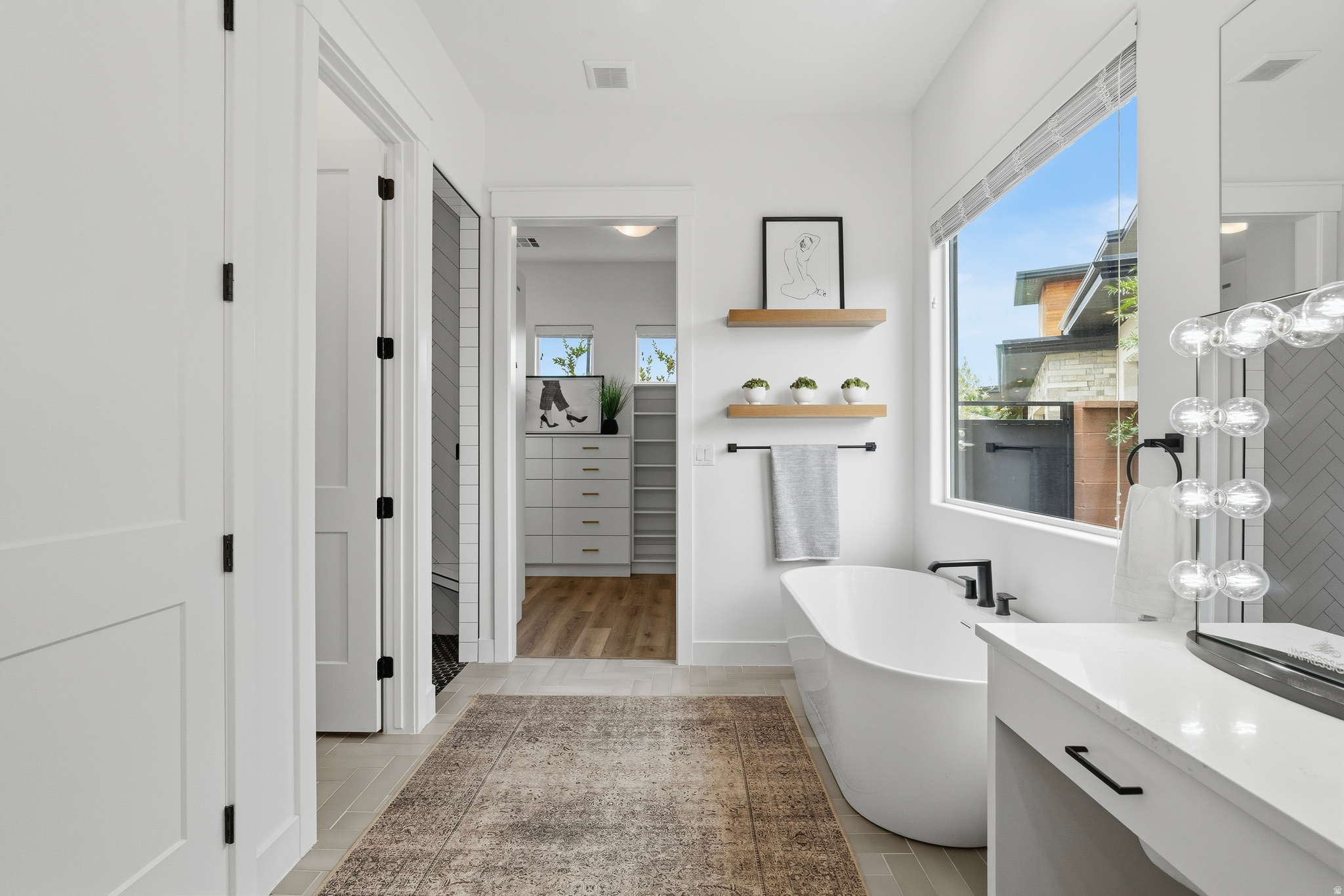 FIELDSTONE PH 5 - Residential
