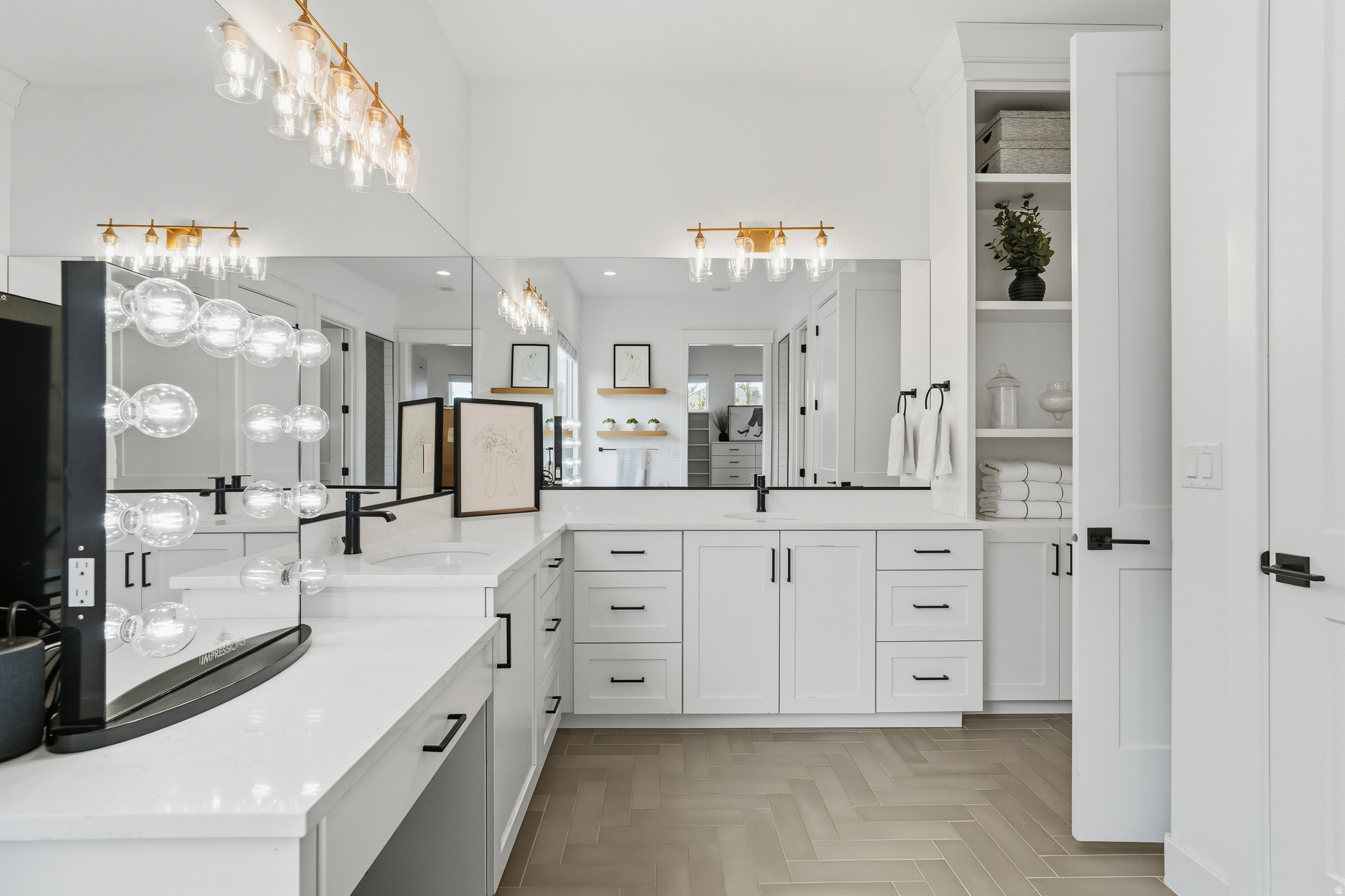 FIELDSTONE PH 5 - Residential