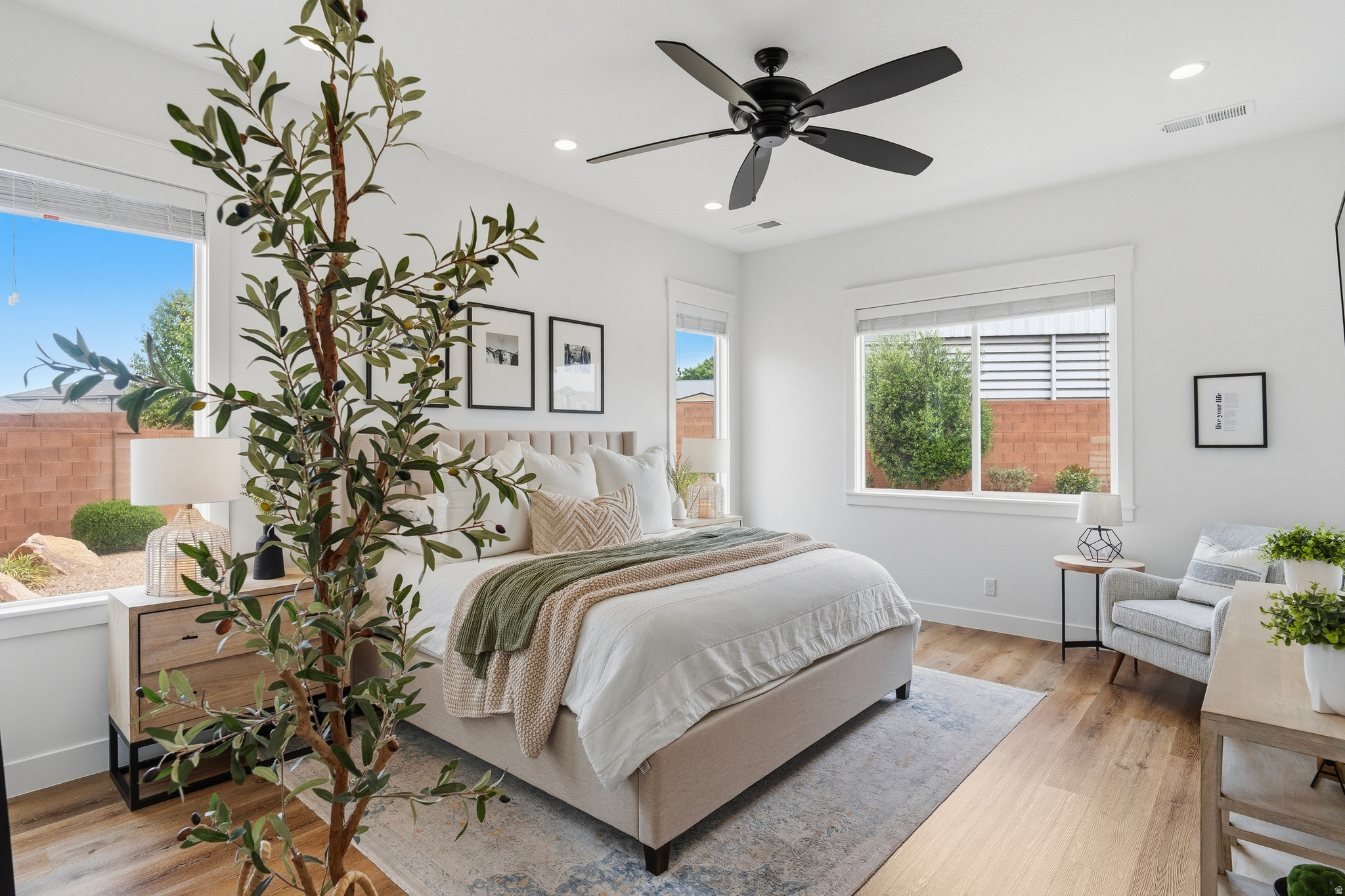 FIELDSTONE PH 5 - Residential