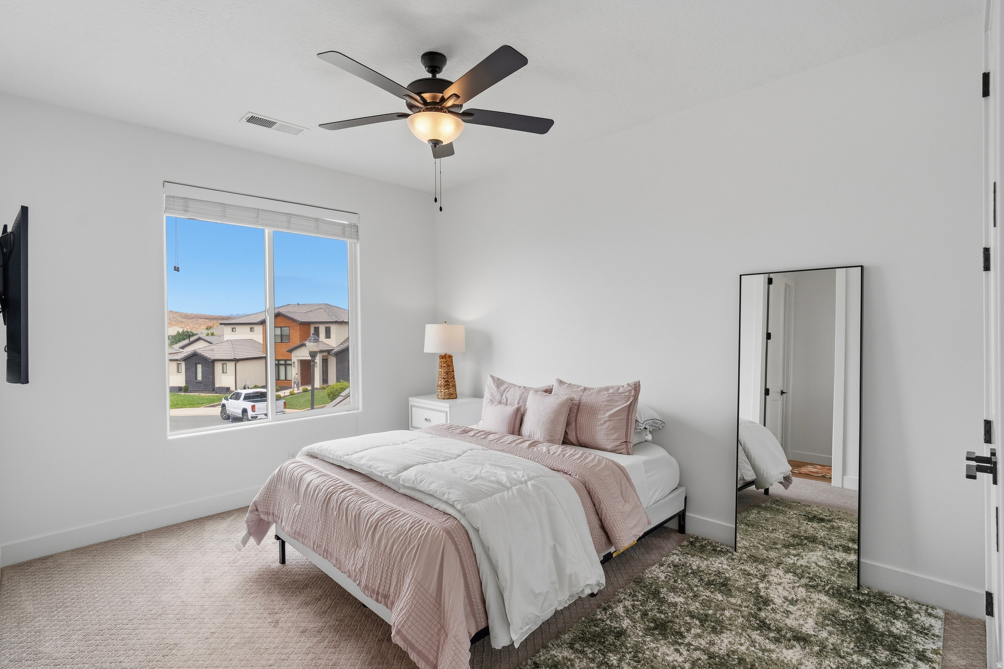 FIELDSTONE PH 5 - Residential
