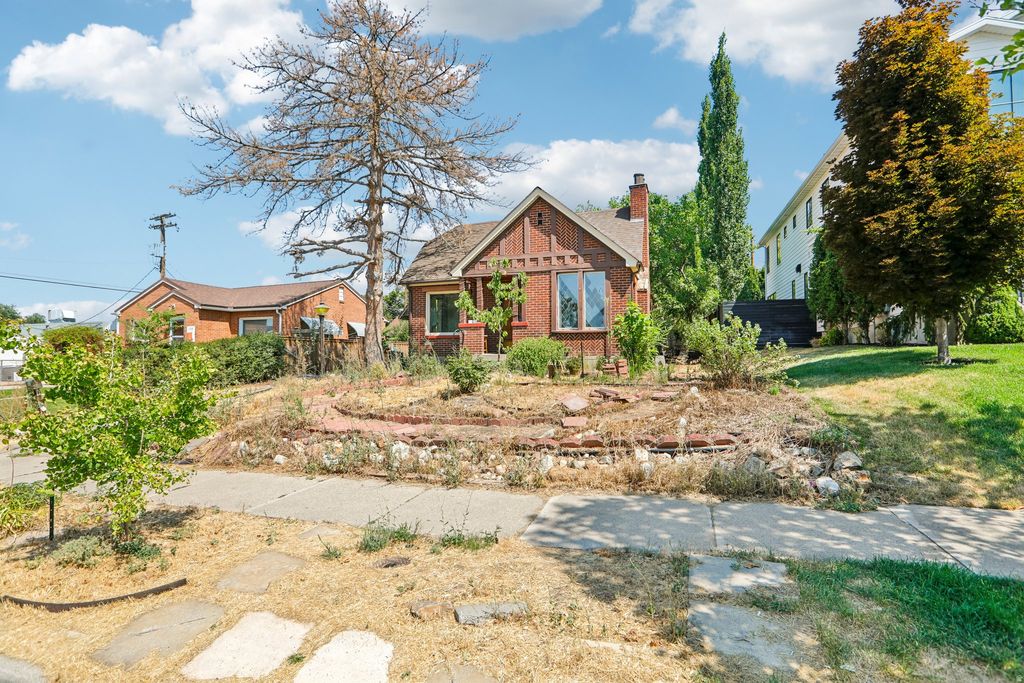 Photo of 1525 E KENSINGTON AVE, Salt Lake City, UT 84105 (MLS # 2171082)