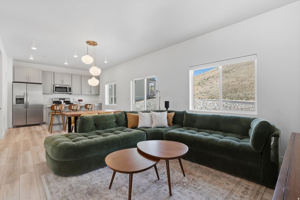 Photo of 2031 N GOLDEN RUBY DR, Saratoga Springs, UT 84045 (MLS # 2160352)