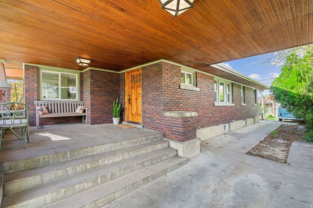 Photo of 1285 E STRATFORD AVE S, Salt Lake City, UT 84106 (MLS # 2149131)