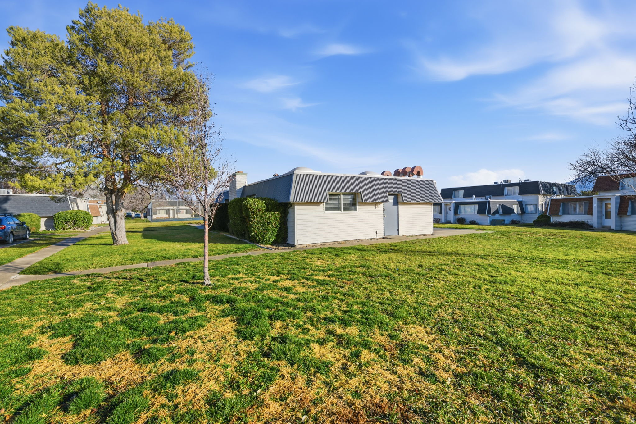 MEADOWBROOK - Residential