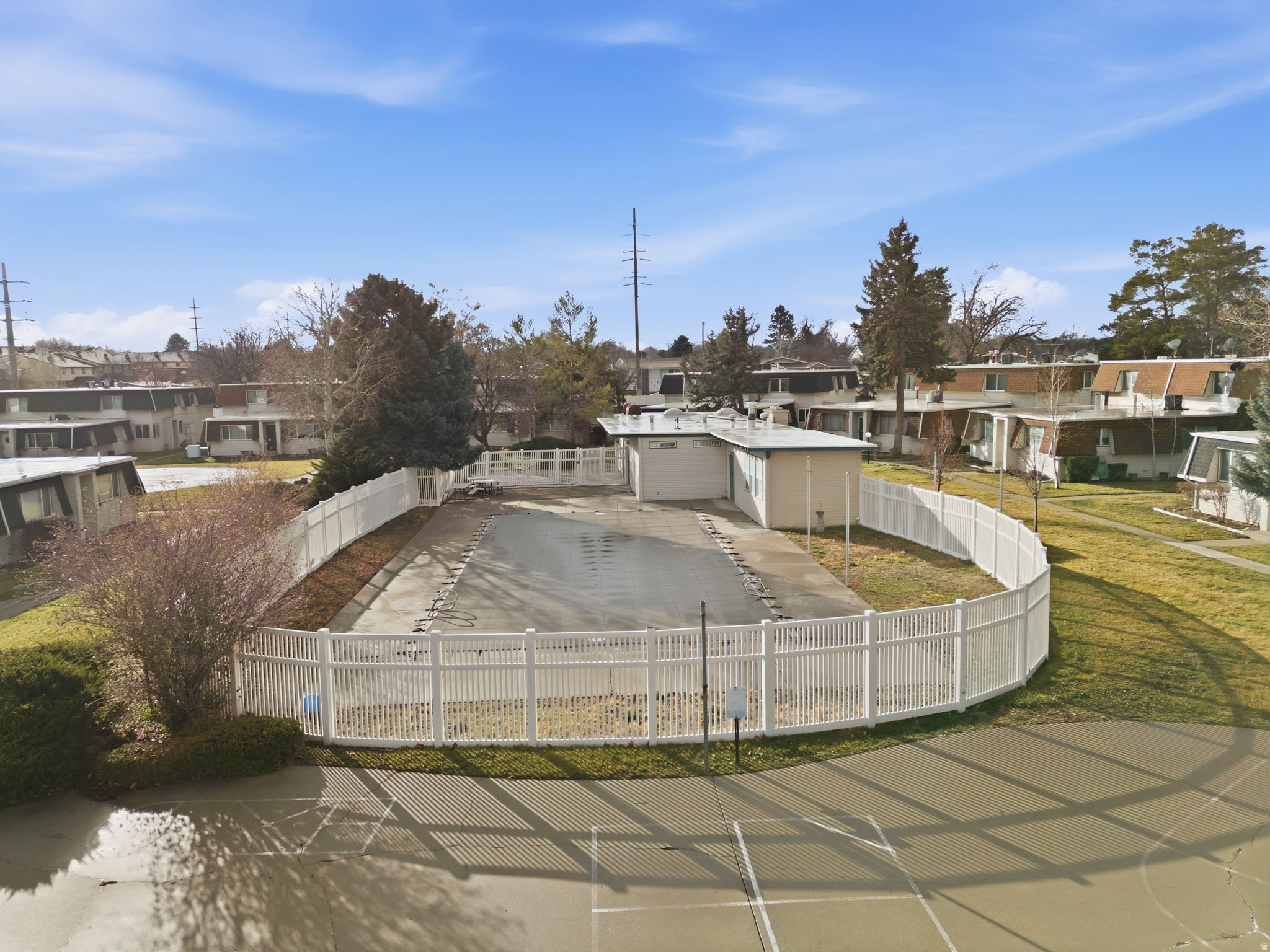 MEADOWBROOK - Residential