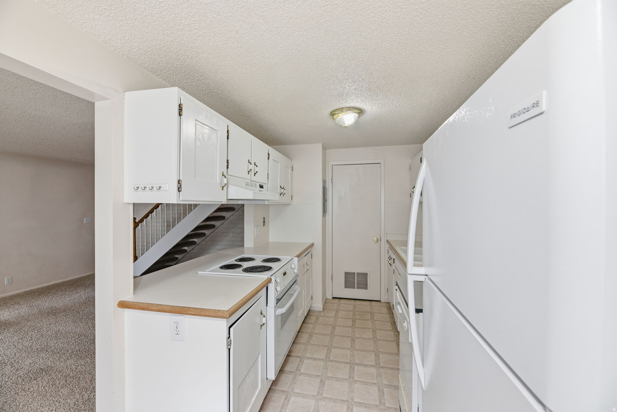 MEADOWBROOK - Residential