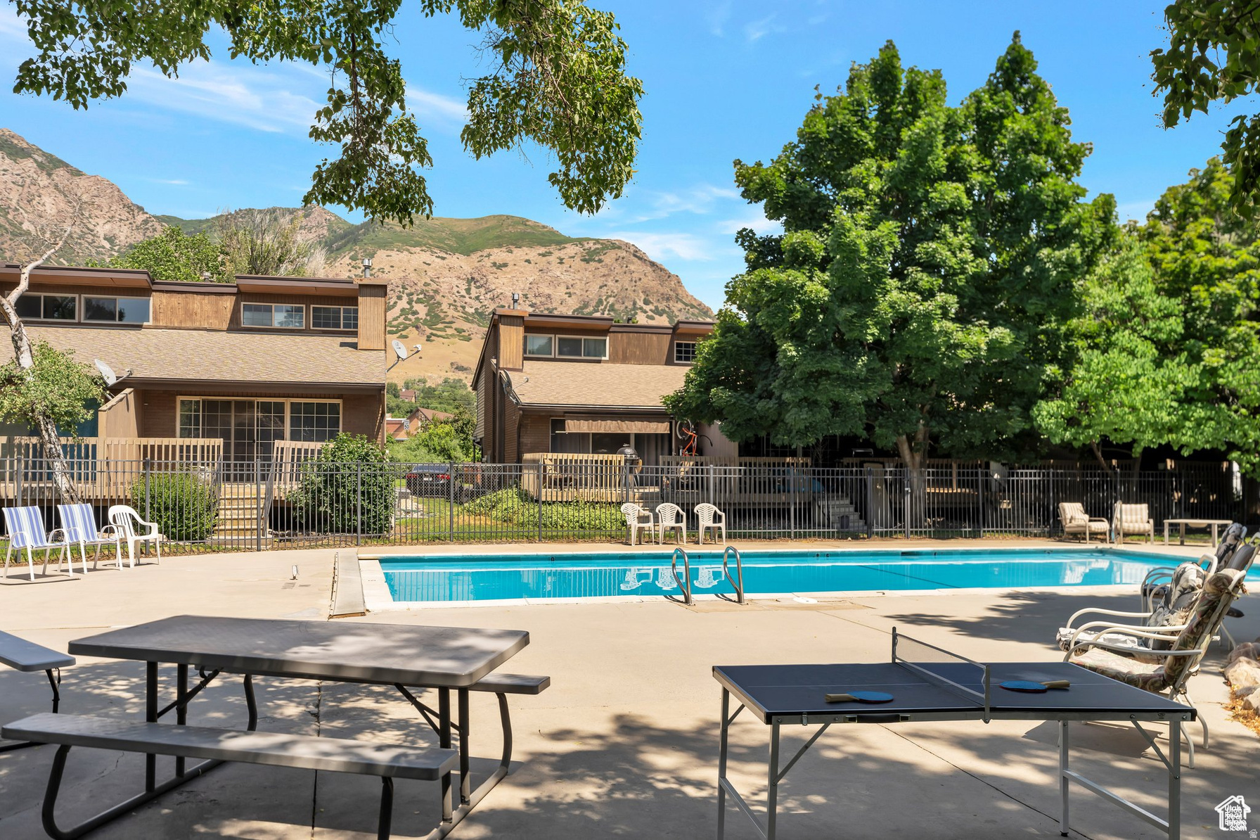 BRIARWOOD - Residential