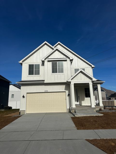 Photo of 2414 W SANTA FE DR, Mapleton, UT 84664 (MLS # 2132136)