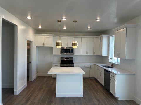 Tiny photo for 2414 W SANTA FE DR, Mapleton, UT 84664 (MLS # 2132136)