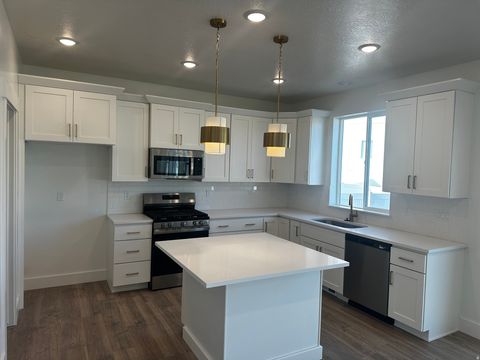 Tiny photo for 2414 W SANTA FE DR, Mapleton, UT 84664 (MLS # 2132136)