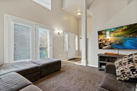 Tiny photo for 810 N FARMINGTON XING, Farmington, UT 84025 (MLS # 2130885)