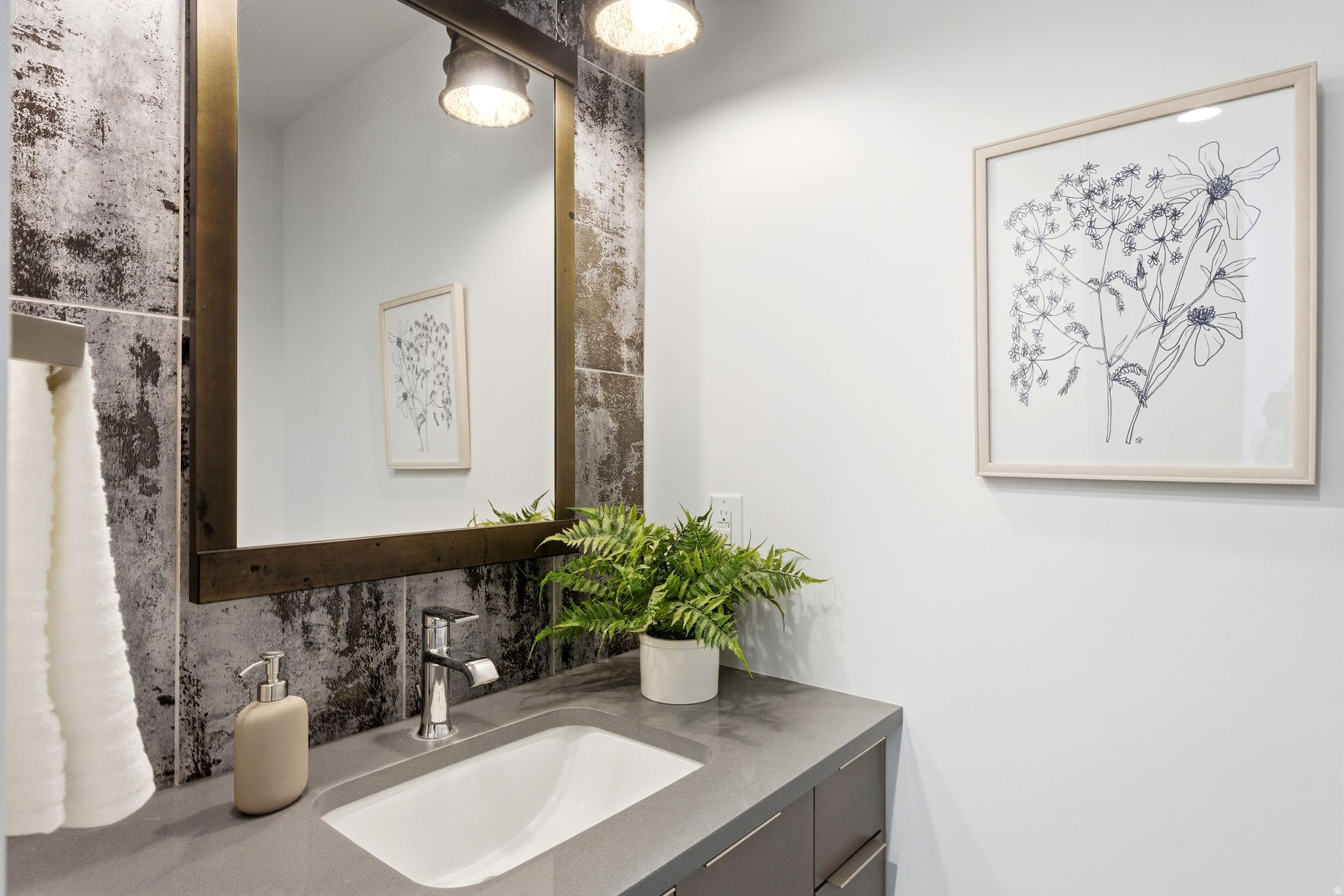 FARMINGTON RANCHES 8 - Residential