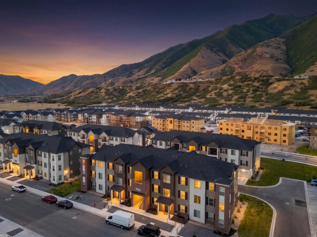 Photo of 4835 S ALDER DR #D202, Mapleton, UT 84664 (MLS # 2166924)