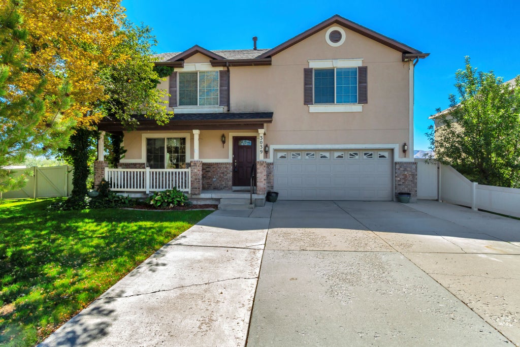 Photo of 3039 W 560 S, Lehi, UT 84043 (MLS # 2185223)
