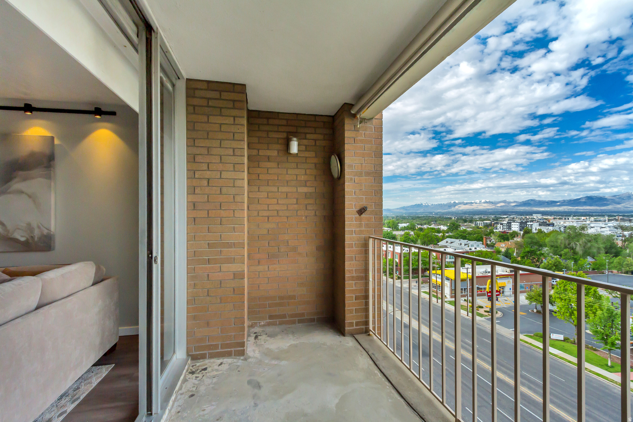 THE STANSBURY CONDM - Residential